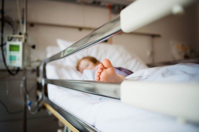   Həkim səhvi 11 yaşlı uşağı komaya saldı: Yataq xəstəsi ola bilər 