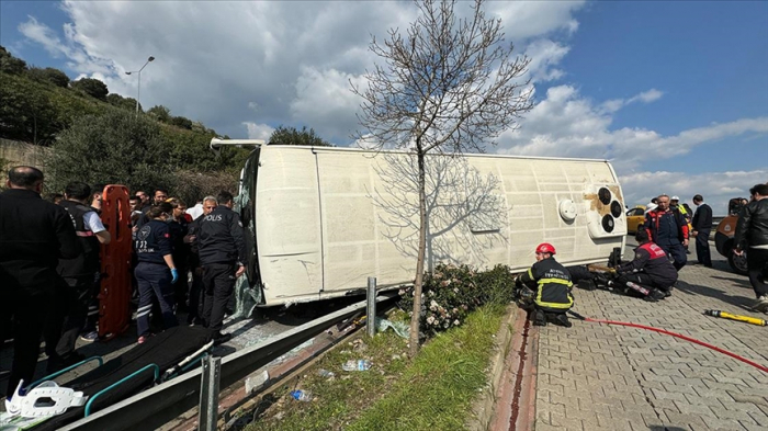    Türkiyədə avtobus qəzası:    15 yaralı      