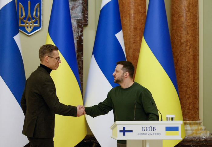 Finland inks Ukraine security deal, Zelenskiy warns of Russia troop plans