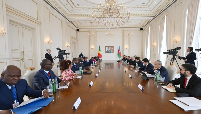 Les présidents azerbaïdjanais et congolais tiennent une réunion élargie aux deux délégations 