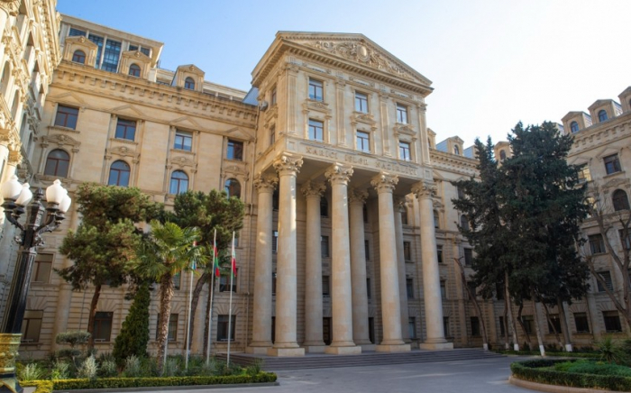  Aserbaidschanisches Außenministerium drückt Kasachstan sein Beileid aus 