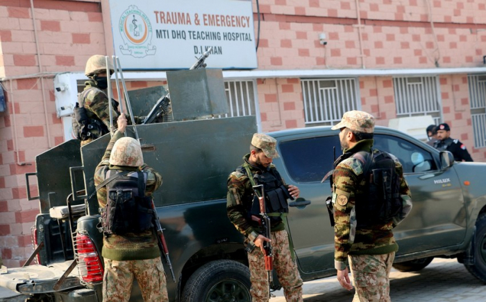 Pakistanda yaraqlılar 11 nəfəri öldürüb  
