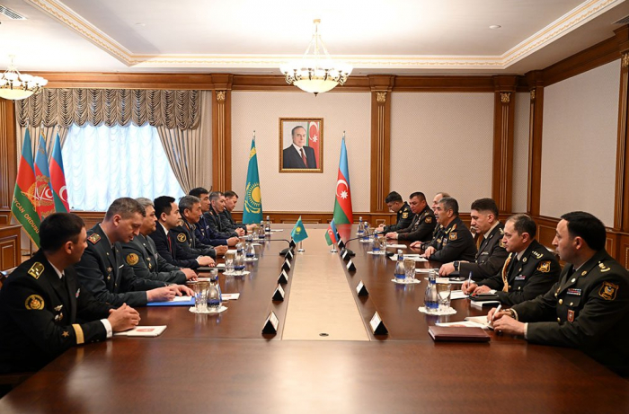 Azerbaijan and Kazakhstan discuss military co-op prospects