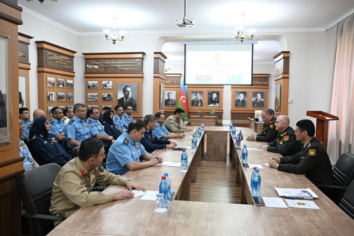   Vertreter der pakistanischen Militärausbildung über Reformen in aserbaidschanischer Armee informiert  