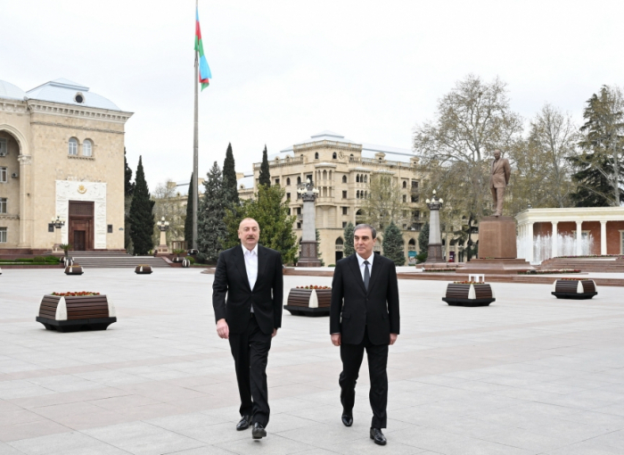 Presidente Ilham Aliyev visita la ciudad de Ganja 