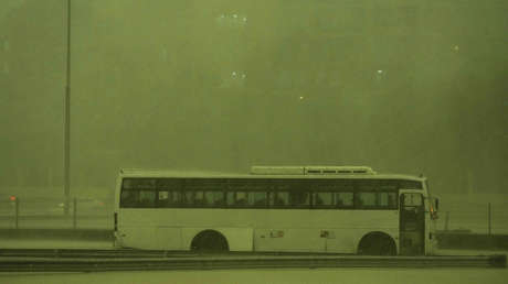  Cielo verde y tormenta apocalíptica se suman al caos climático en Dubái/Video