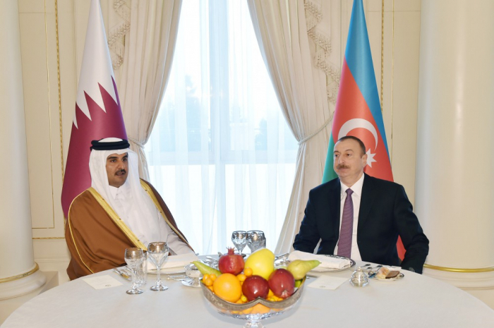  El Emir de Qatar felicitó a Ilham Aliyev 