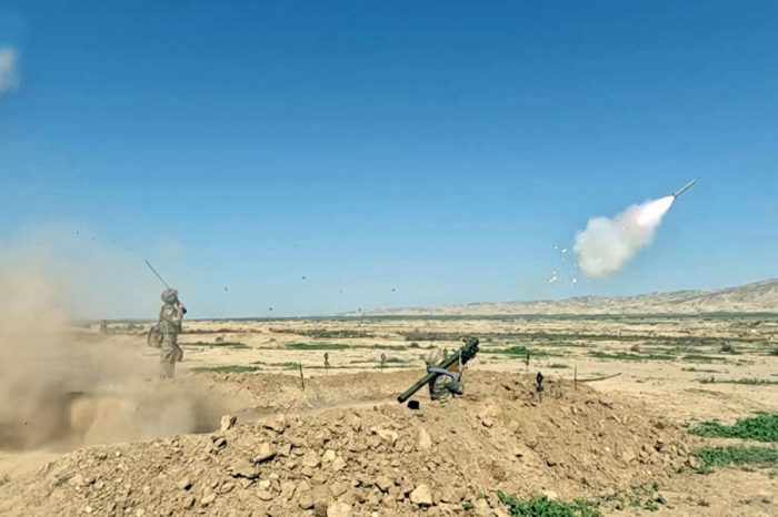   El ejército de Azerbaiyán realiza entrenamiento táctico con fuego real en unidades de defensa aérea-  VIDEO    