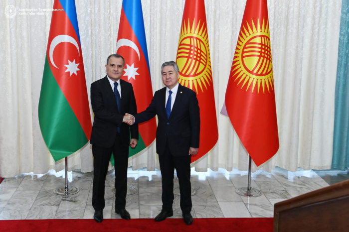   Le ministre des Affaires étrangères azerbaïdjanais s