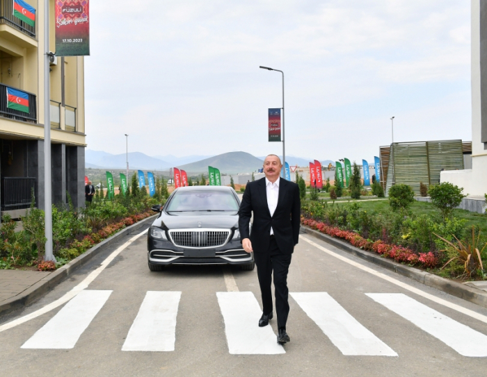  Ilham Aliyev asiste a la inauguración en Fuzuli  