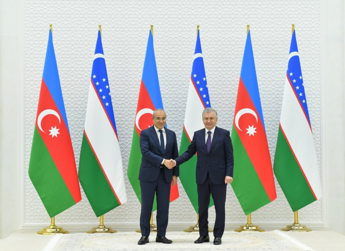   Usbekischer Präsident empfängt aserbaidschanische Delegation  