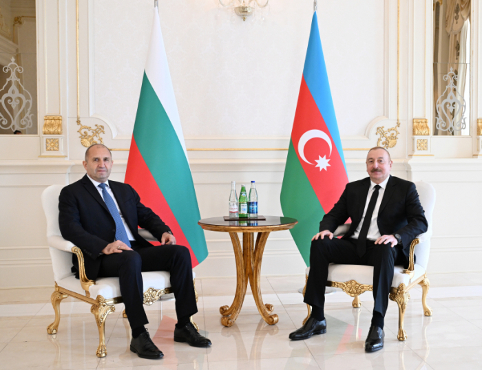 Ilham Aliyev s’entretient en tête-à-tête avec son homologue bulgare Roumen Radev 