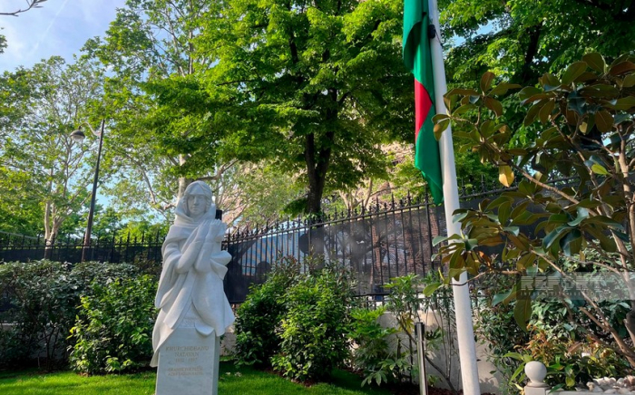   Khurshudbanu Natavan’s statue re-erected in Paris  