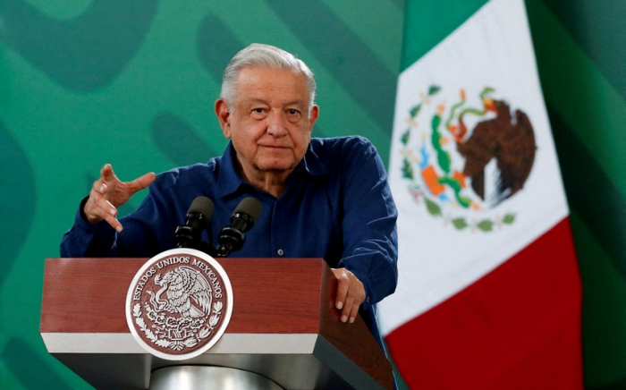  Mexikanischer Präsident sagte, die Zahl der Migranten, die die US-Grenze überqueren, habe sich halbiert 