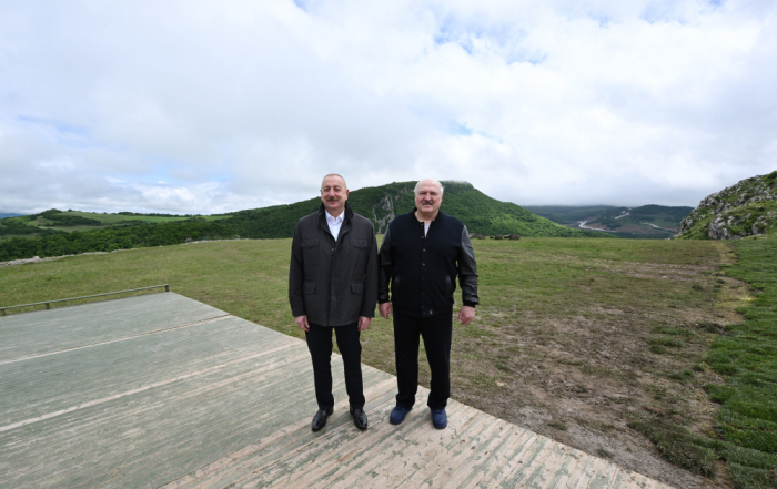 Ilham Aliyev et Alexandre Loukachenko visitent la plaine de Djydyr à Choucha