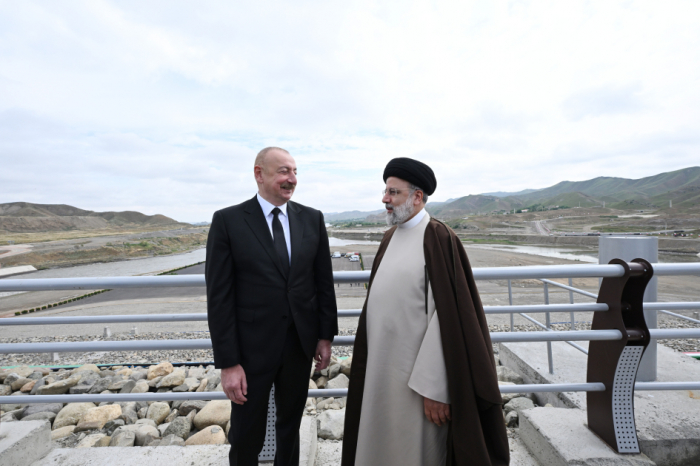    “İranla Azərbaycan qonşudan çox, qohumdur” -    Rəisi       
