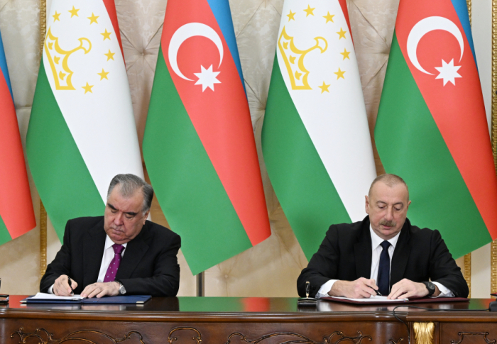  Signature d’un certain nombre de documents entre l’Azerbaïdjan et le Tadjikistan 