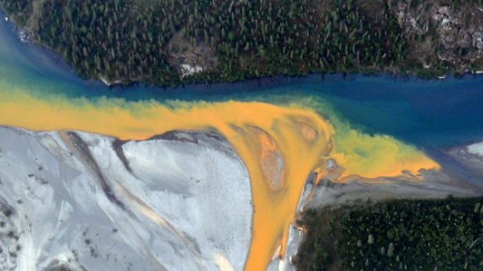   Flüsse in Alaska färben sich trüb-orange  