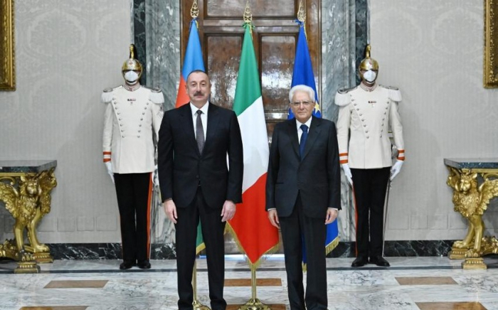  Italienischer Präsident gratuliert Ilham Aliyev 