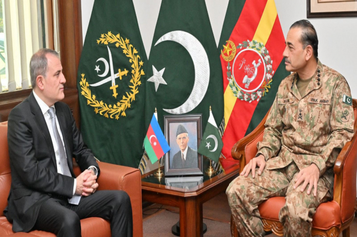  Jeyhun Bayramov se reunió con el Jefe del Estado Mayor de Pakistán 