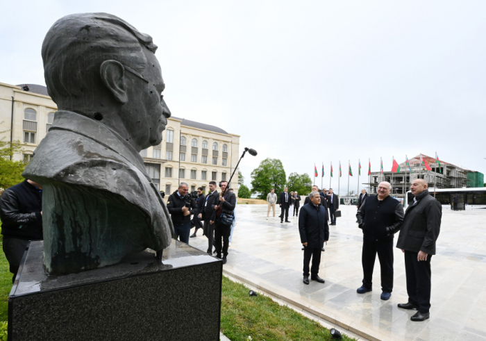  Los Presidentes de Azerbaiyán y Bielorrusia visitaron los monumentos fusilados de Natavan, Bulbul y Uzeyir Hajibeyli durante la ocupación en Shusha 