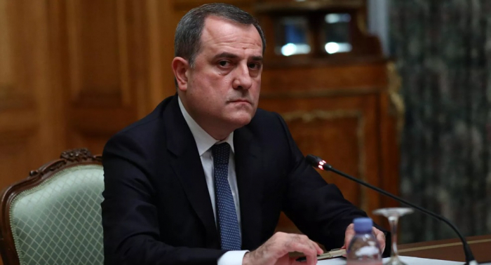   Ministro  : Las negociaciones con el Jefe del Ministerio de Asuntos Exteriores de Armenia contribuirán a la solución 
