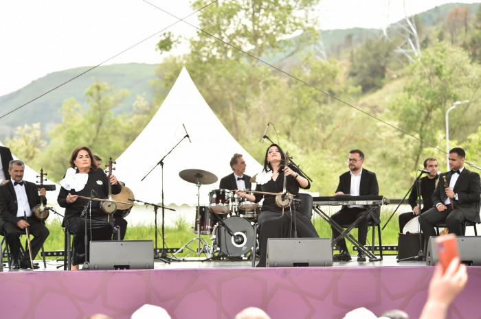    "Xarıbülbül" festivalı çərçivəsində Laçında konsert olub -    FOTOLAR      