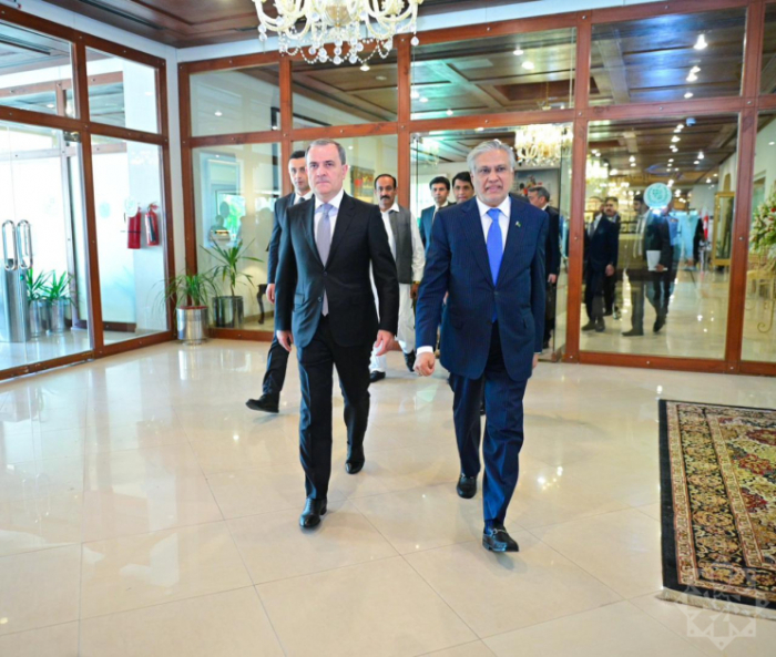 Se reúnen los Ministros de Asuntos Exteriores de Azerbaiyán y Pakistán
