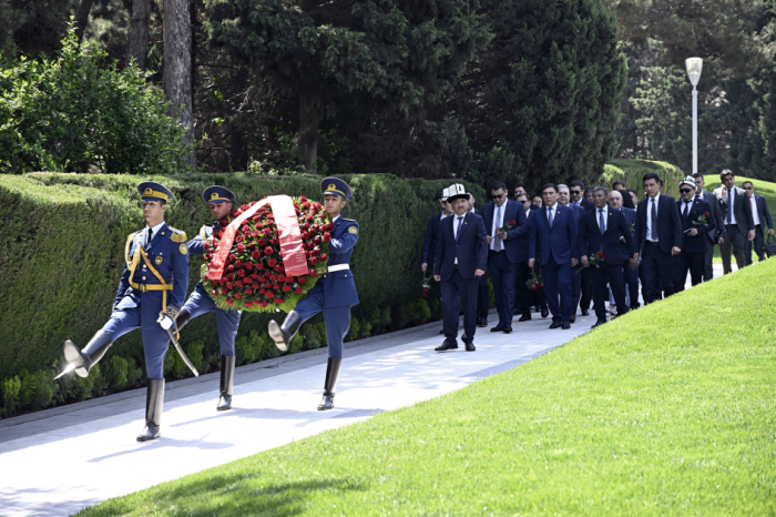   Sprecher des kirgisischen Parlaments würdigt Nationalleader Heydar Aliyev und aserbaidschanische Märtyrer  