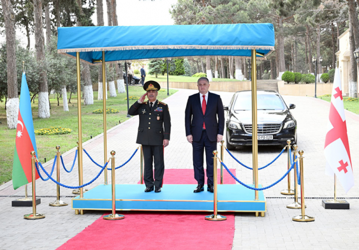   Aserbaidschan und Georgien erörtern Perspektiven für die Entwicklung der militärischen Zusammenarbeit  