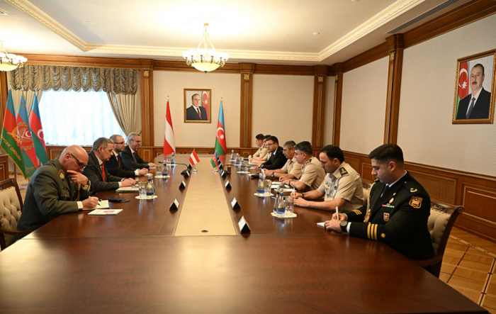   Aserbaidschan und Österreich besprechen Ausbau der militärischen Beziehungen  