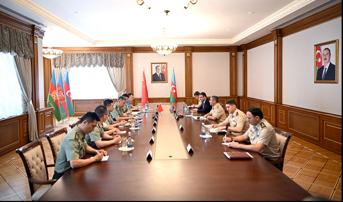   Azerbaijani defense minister meets with Chinese military delegation   