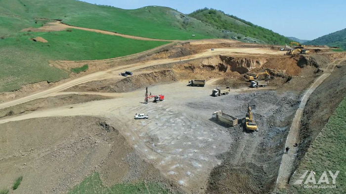   Aserbaidschan setzt den Bau der Chankendi-Schuscha-Latschin-Autobahn fort  