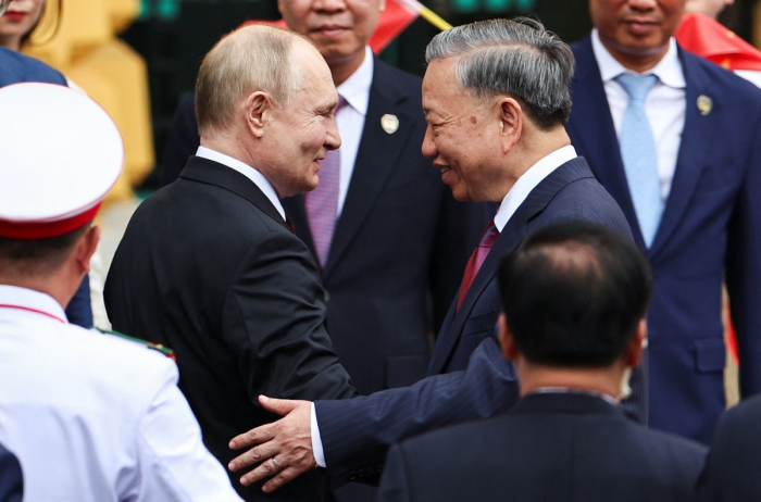 Visiting Vietnam, Putin seeks new 