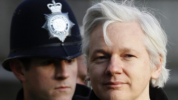   Liberan a Julian Assange  