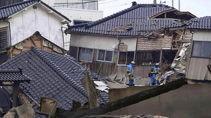 Yaponiyada güclü zəlzələ baş verib:    Binalar çöküb   