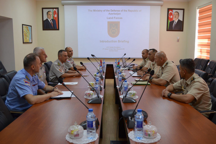  Se reunieron expertos militares de Azerbaiyán y Serbia 