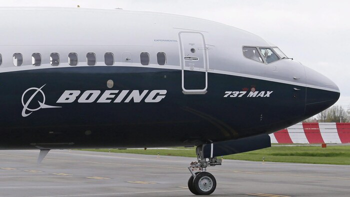 Un Boeing 737 Max descend brutalement de plus de 8000 mètres à cause d’un problème de pressurisation, plusieurs blessés