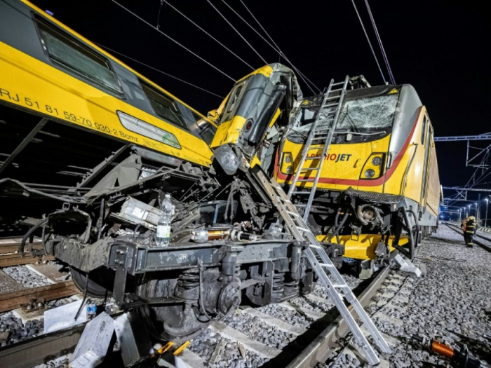 Quatre morts et des dizaines de blessés dans une collision ferroviaire en République tchèque
