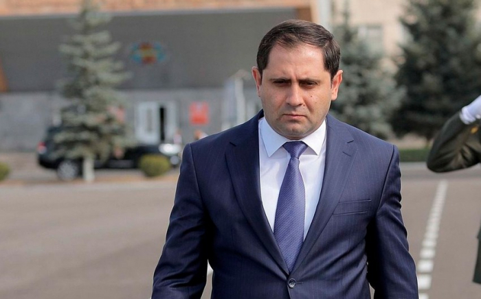  Armenischer Verteidigungsminister besucht Frankreich 