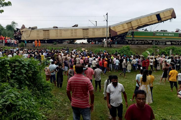 Inde: sept morts dans la collision entre un train de passagers et un convoi de marchandises