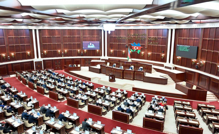    Parlament 2023-cü ilin dövlət büdcəsinin icrasını qəbul etdi     
