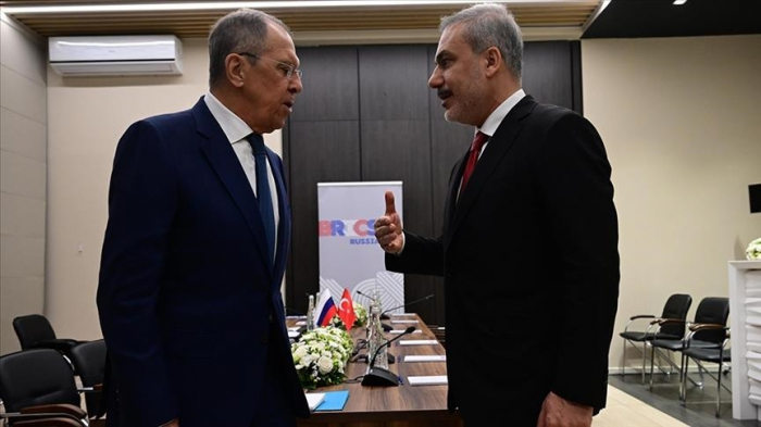 Le ministre turc des Affaires étrangères rencontre son homologue russe en Russie