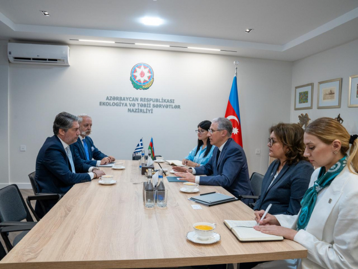  Se celebró una reunión con el Embajador Extraordinario y Plenipotenciario de Grecia en Azerbaiyán 