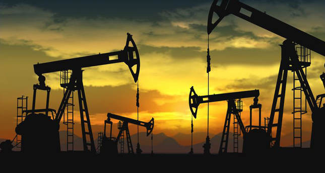 Oil prices retreat amid growing global economic concerns