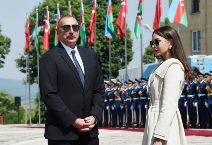 President Ilham Aliyev and First Lady Mehriban Aliyeva congratulate judoka Hidayat Heydarov