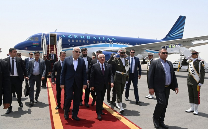   Azerbaijani PM arrives in Iran for participation in Pezeshkian