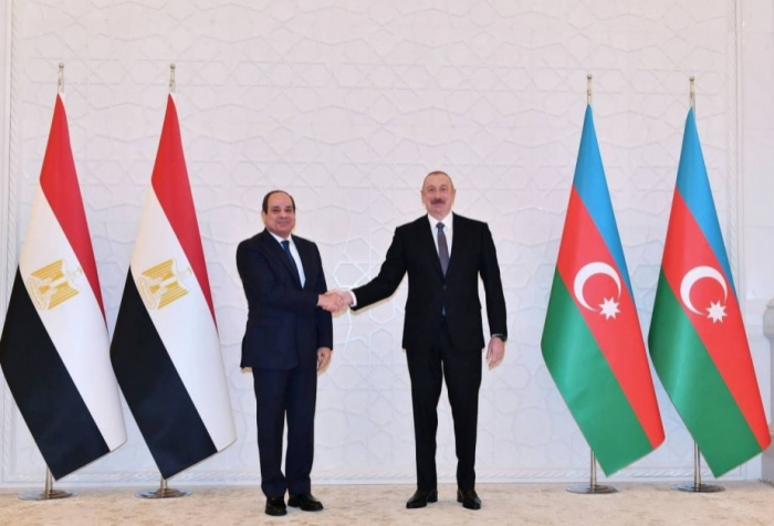  Presidente Ilham Aliyev felicita a su homólogo egipcio 