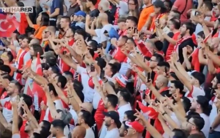    Türkiyə himni çalınarkən efirə verilməyən “Bozqurd” görüntüsü -    Video      