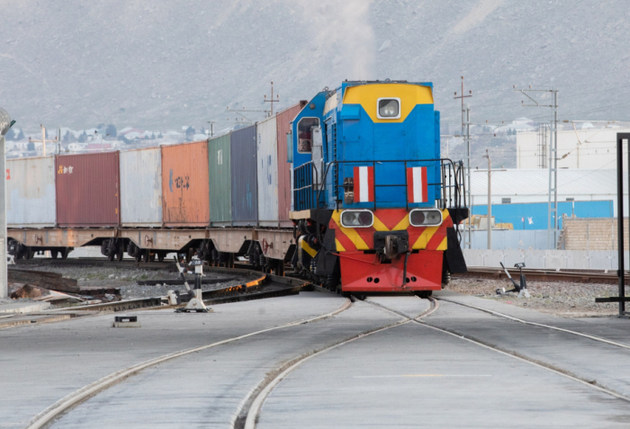   Comienza la entrega de trenes de contenedores en bloque de China a Bakú por el Corredor Central  